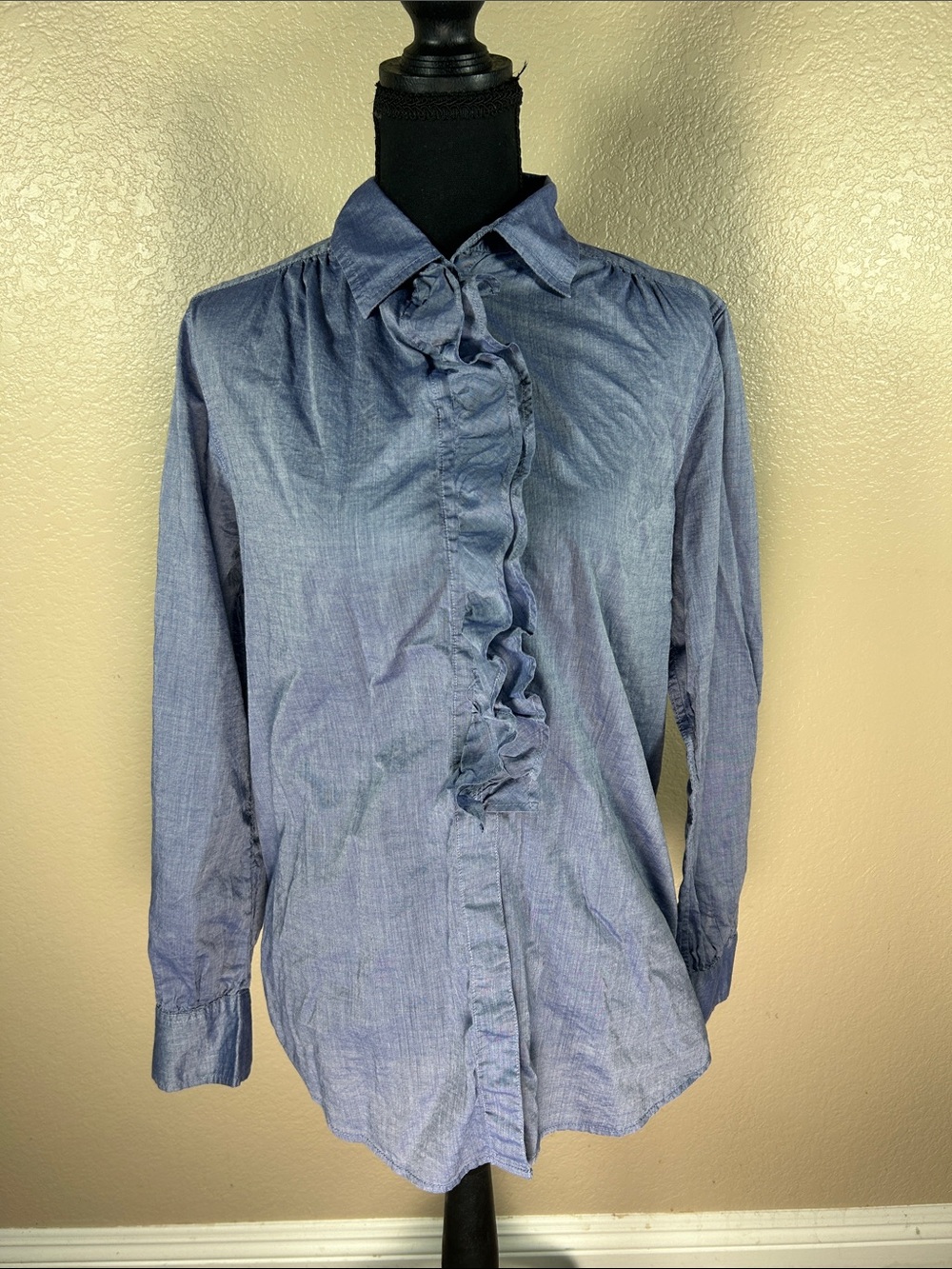 Gap Women’s Large Blue Chambray Ruffle Front Button-Up Shirt